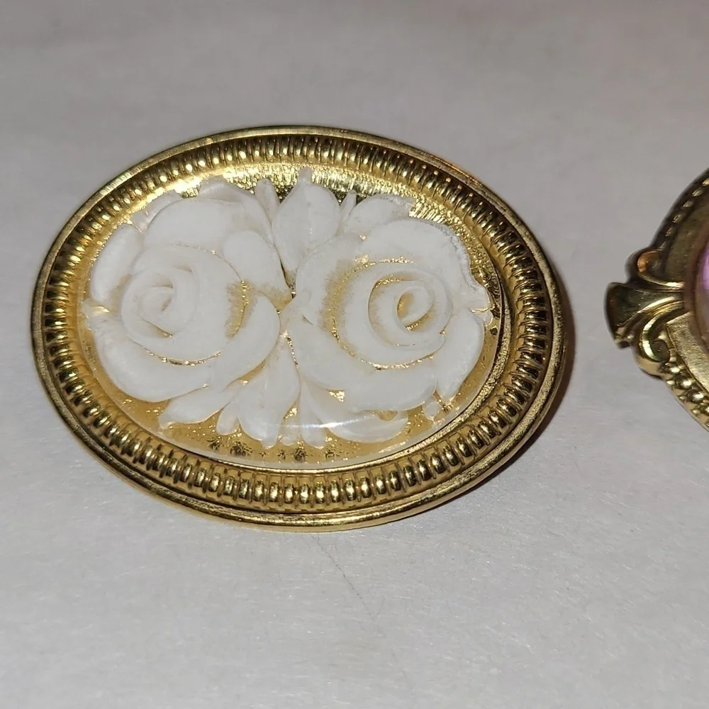 Women's Vintage Brooches Bundle
